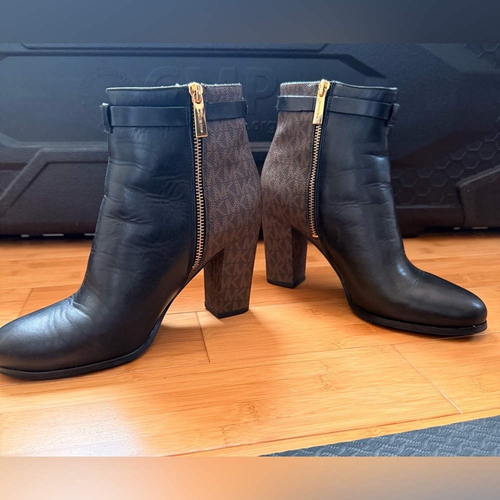 Michael Kors Black Leather & Brown Logo Ankle Boots with Gold Accent - Picture 2 of 3